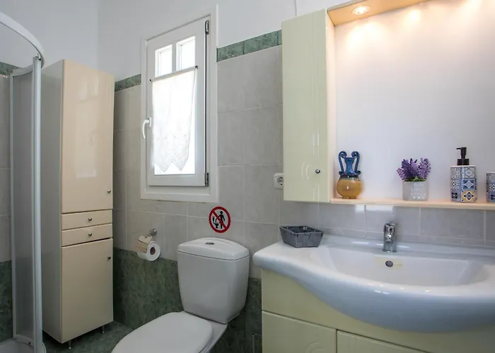 Traditional Greek Island Summer At Julia Κολύμπια