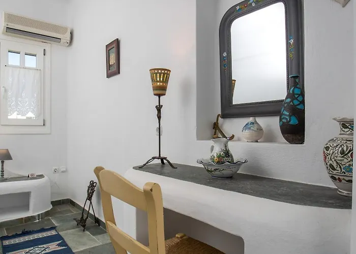 Traditional Greek Island Summer At Julia Κολύμπια